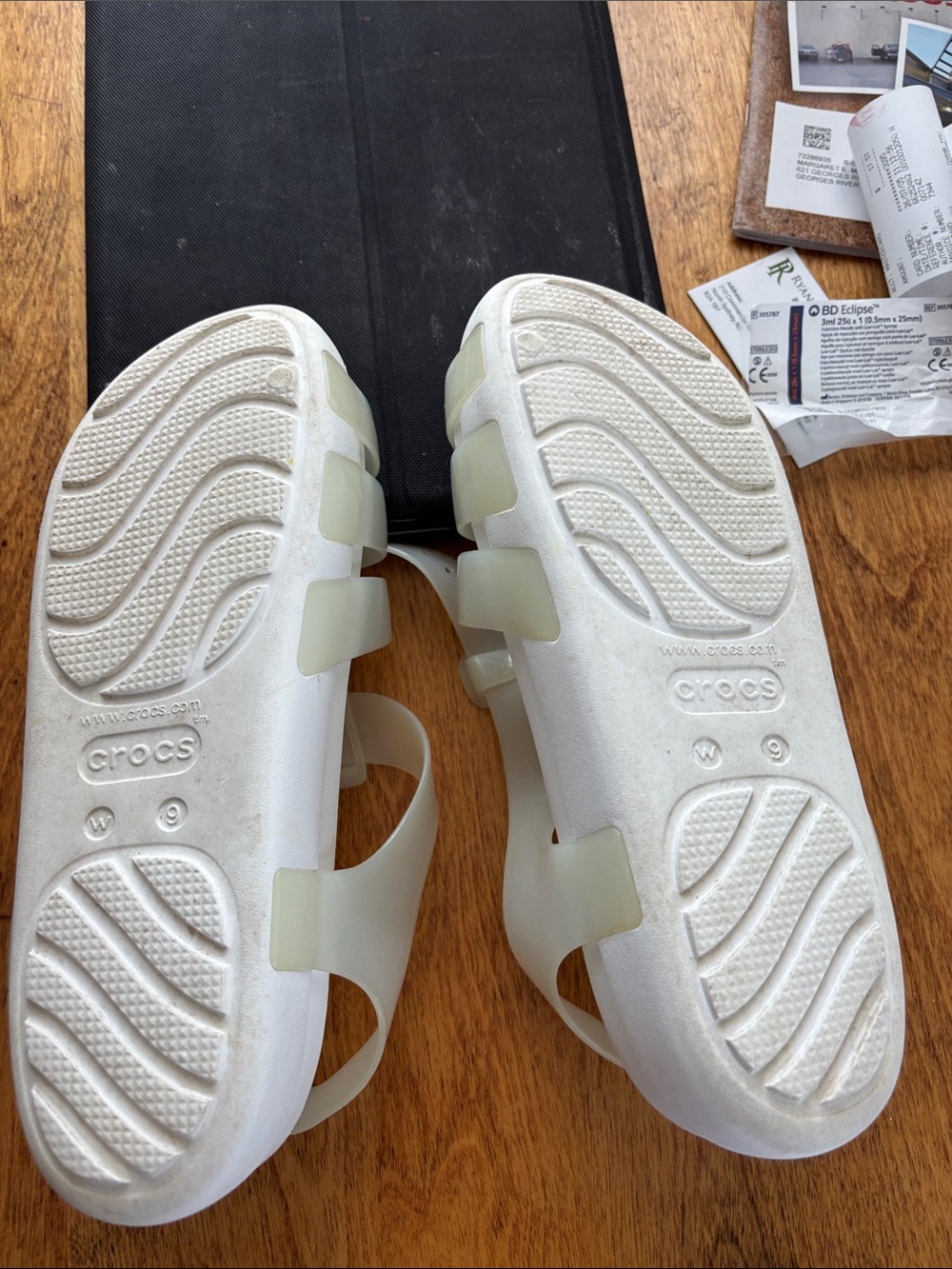 Women’s Crocs - Picture 4 of 6